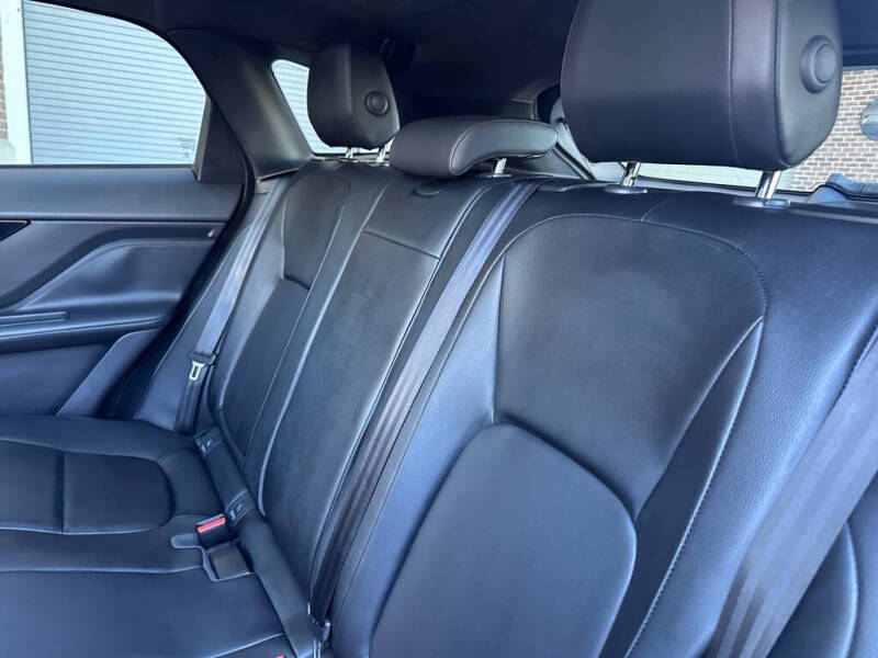 2019 Jaguar F-PACE 25t Premium