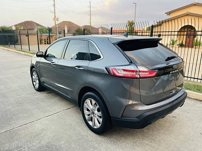2022 Ford Edge Titanium