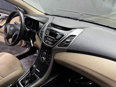 2014 Hyundai Elantra SE