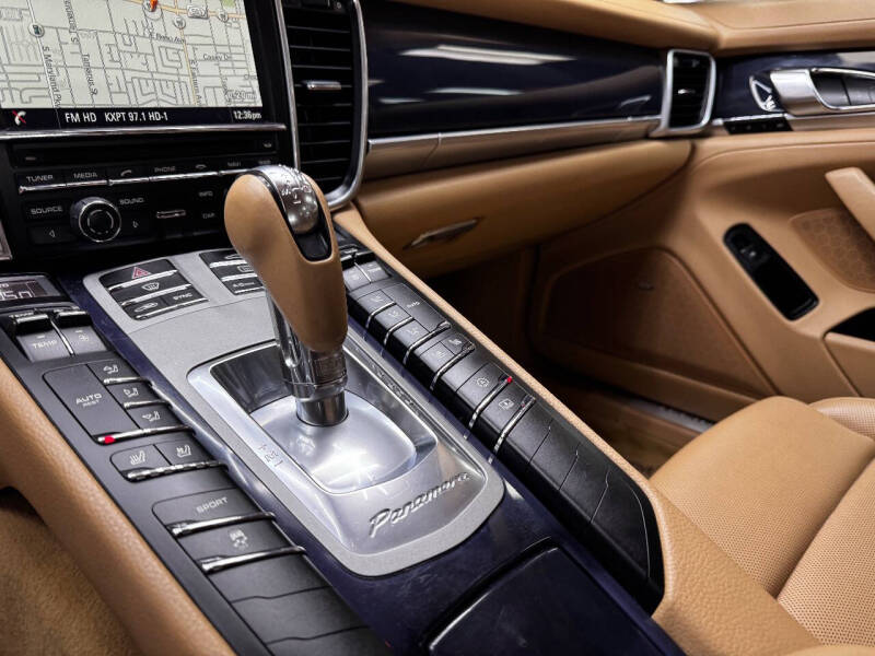 2015 Porsche Panamera 4