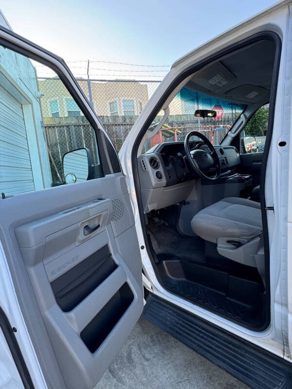 2009 Ford E-Series E-150 XL