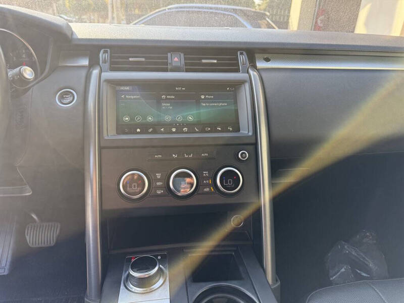 2020 Land Rover Discovery Landmark Edition