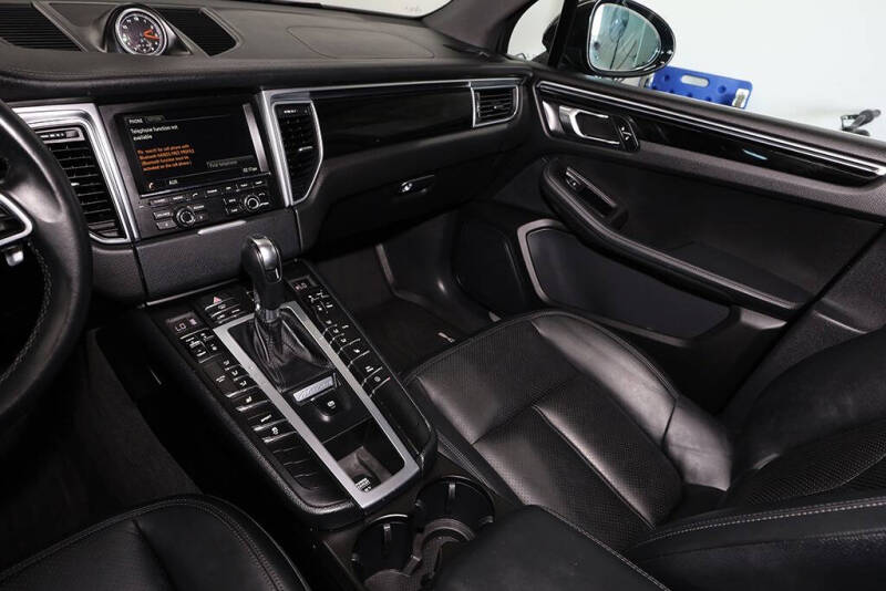 2015 Porsche Macan S