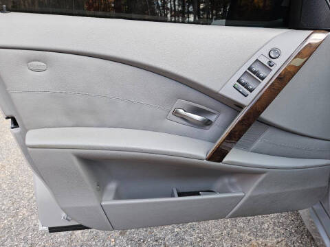 2004 BMW 5 Series 525i