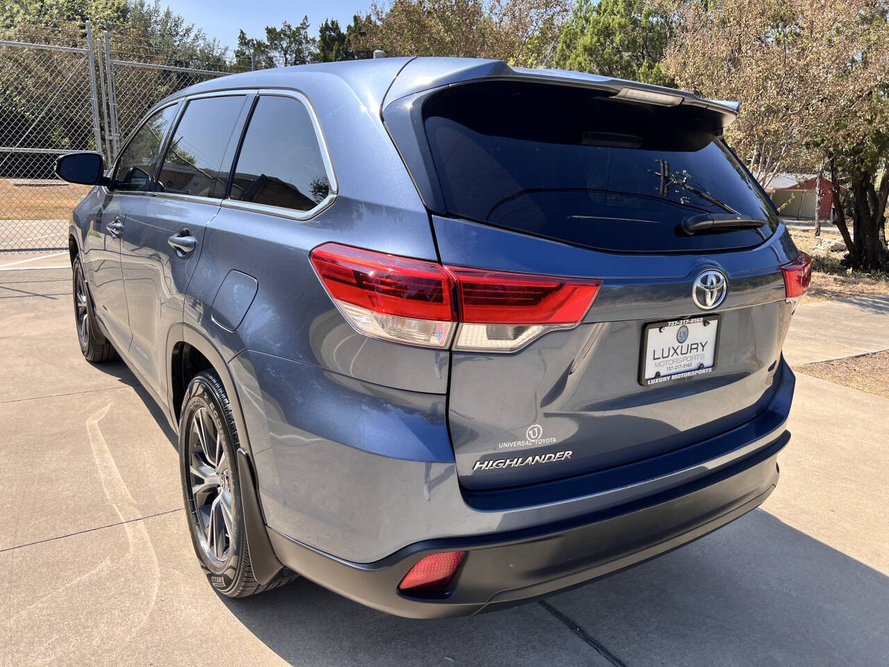 Used Car 2019 Toyota Highlander  Le 4dr Suv (2.7l I4) For Sale Under $20,000 In Austin, Texas