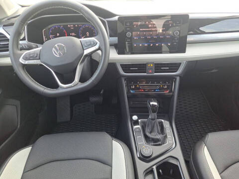 2025 Volkswagen Taos SEL 4Motion