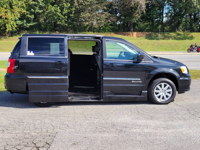 2014 Chrysler WHEELCHAIR VAN