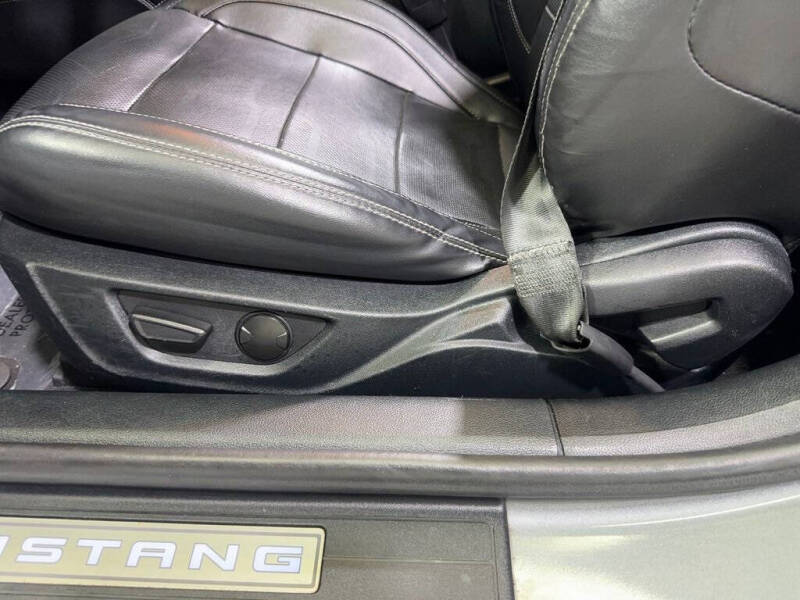 2022 Ford Mustang EcoBoost Premium