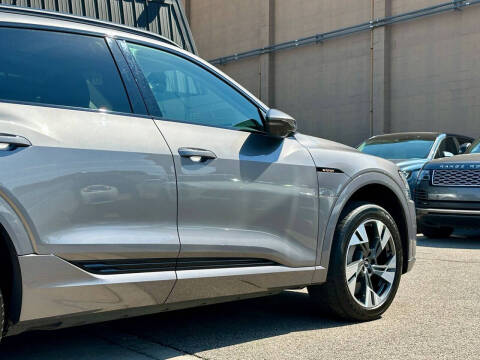 2021 Audi e-tron quattro Premium