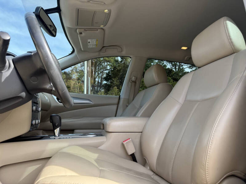 2017 Nissan Pathfinder SL