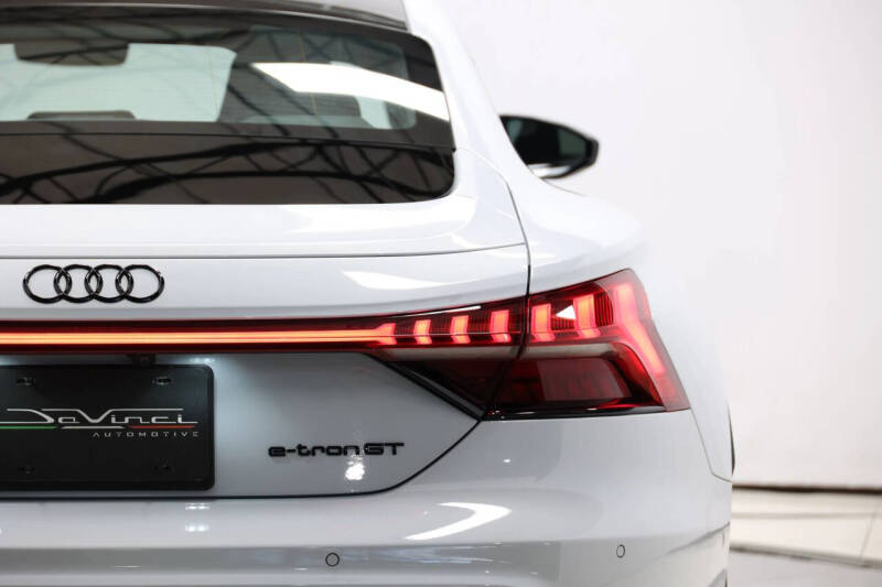 2022 Audi RS e-tron GT quattro