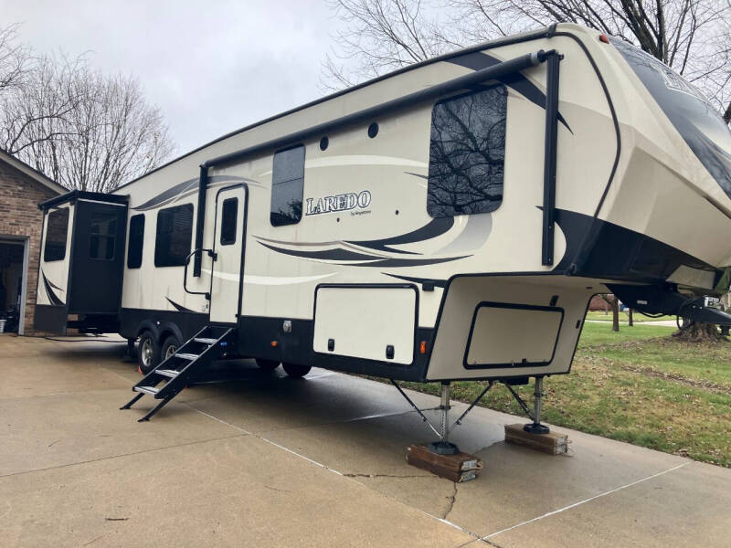 2018 Keystone LAREDO 342RD for sale at PENDLETON PIKE AUTO SALES in Ingalls IN