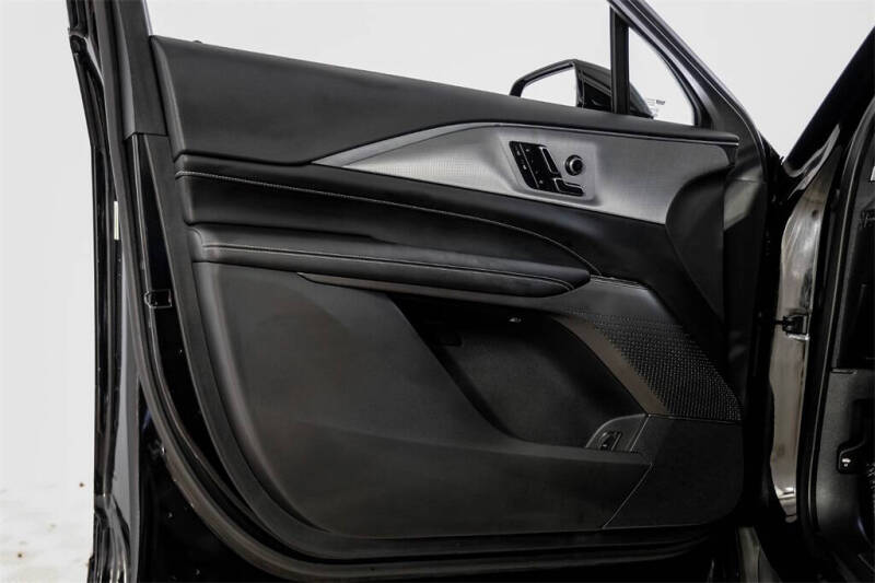 2024 Cadillac LYRIQ Tech