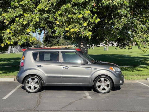 2011 Kia Soul +