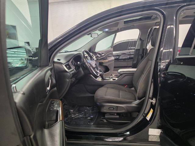 2017 GMC Acadia SLE-2