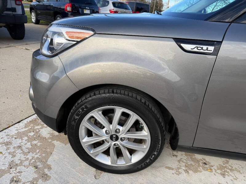 2017 Kia Soul +