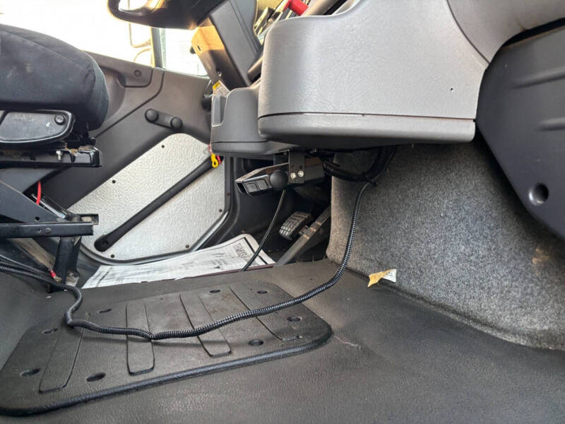 2015 Freightliner M2 106