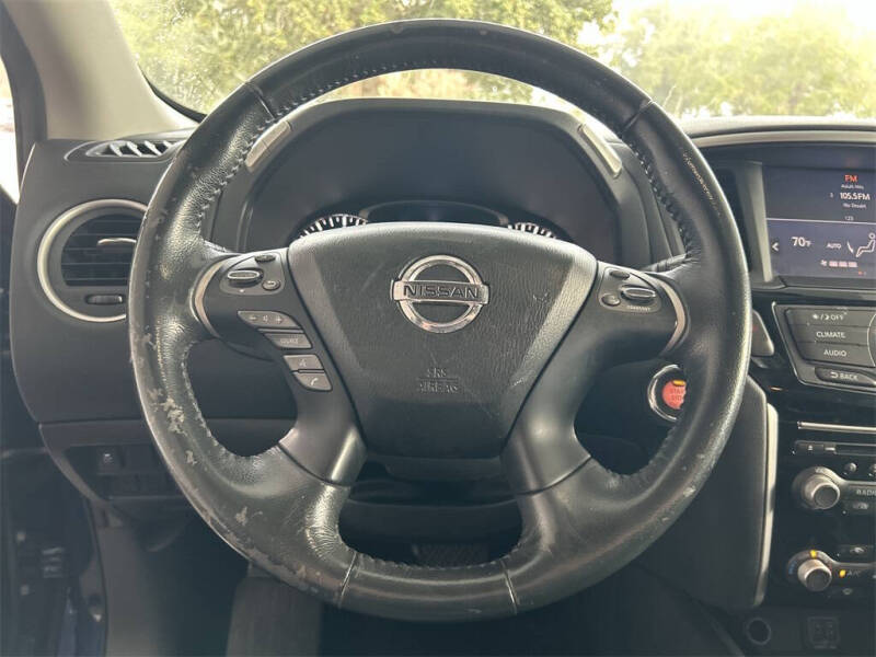 2018 Nissan Pathfinder SV