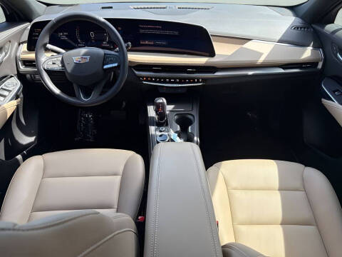 2024 Cadillac XT4 Luxury