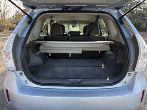 2014 Toyota Prius v Two