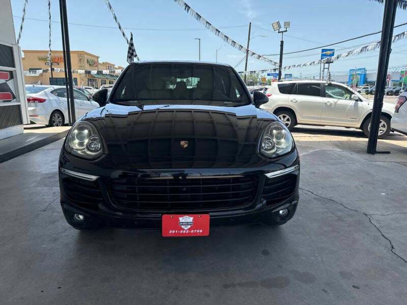 2016 Porsche Cayenne S's photo