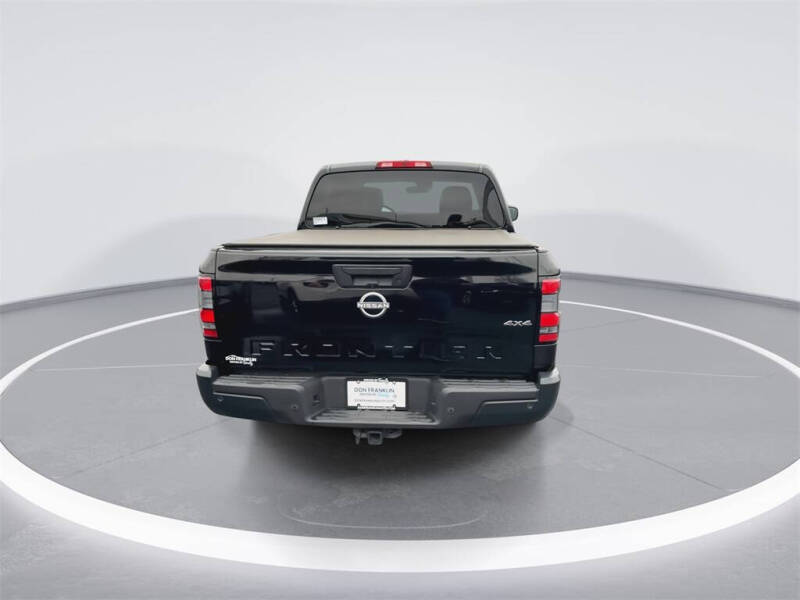 2022 Nissan Frontier S