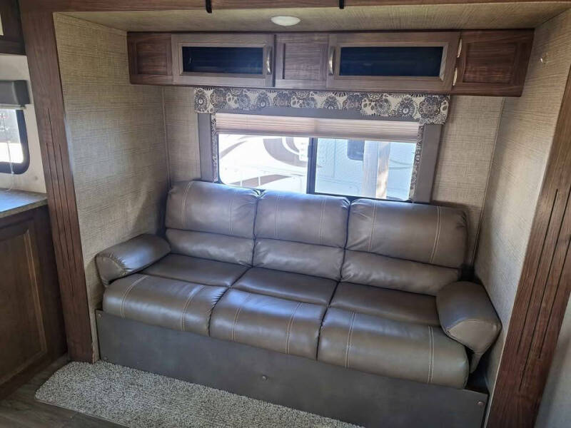 2017 Dutchmen RV Coleman Light 3025RE