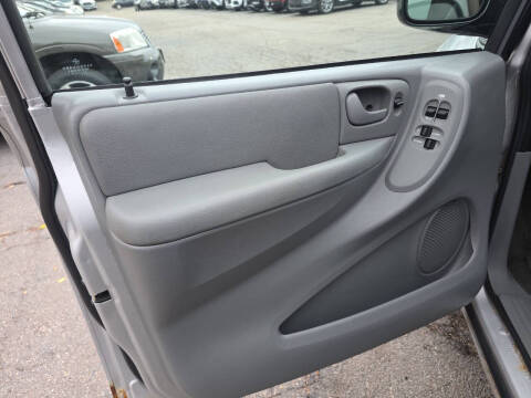 2005 Chrysler Town and Country