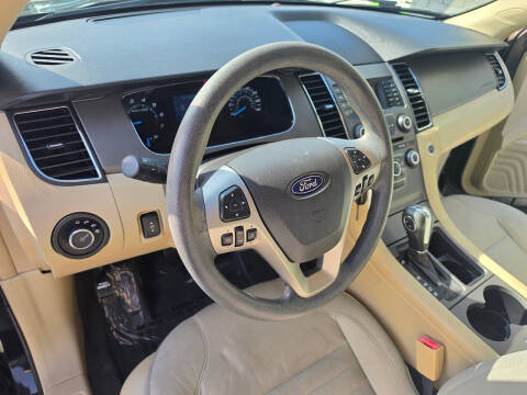 2013 Ford Taurus SE