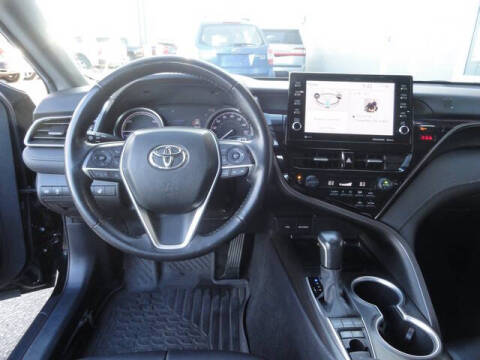 2022 Toyota Camry Hybrid XLE