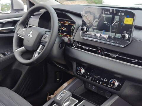 2025 Mitsubishi Outlander PHEV SE