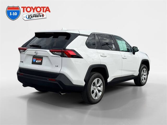 2024 Toyota RAV4 LE