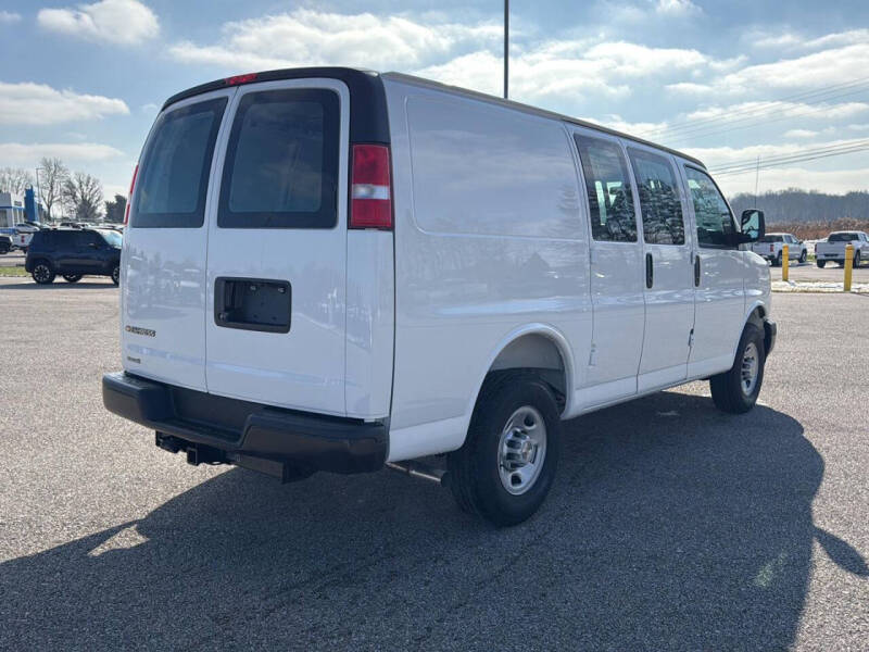 2025 Chevrolet Express 2500