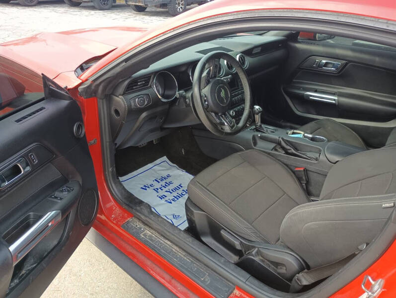 2016 Ford Mustang V6