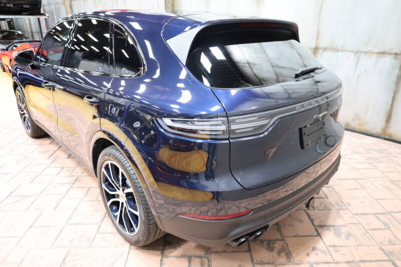 2023 Porsche Cayenne Platinum Edition