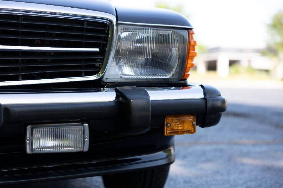 1988 Mercedes-Benz 560-Class for sale at Autowerks in Cary, IL