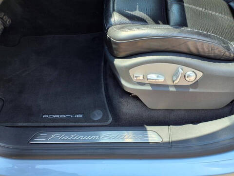 2017 Porsche Cayenne Platinum Edition