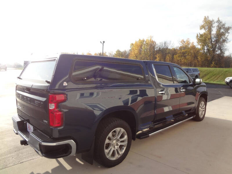 2023 Chevrolet Silverado 1500 LTZ photo 3