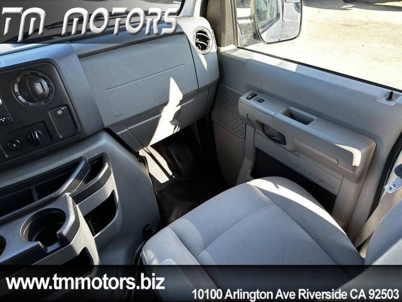 2012 Ford E-Series E-350 SD XLT