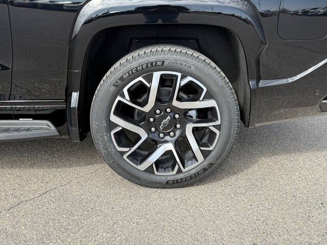 2025 Chevrolet Silverado EV RST