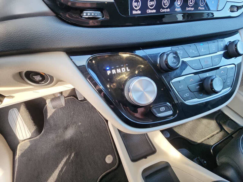 2020 Chrysler Pacifica Touring L