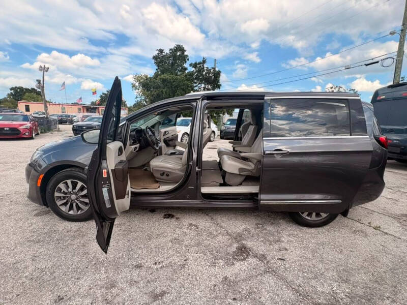 2020 Chrysler Pacifica Touring L Plus