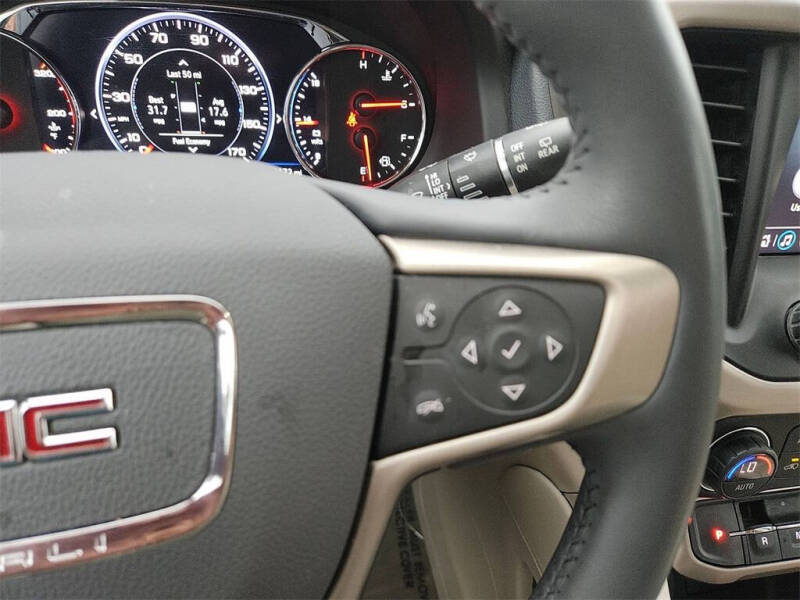 2022 GMC Acadia Denali