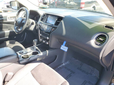 2020 Nissan Pathfinder SV