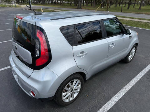 2017 Kia Soul +