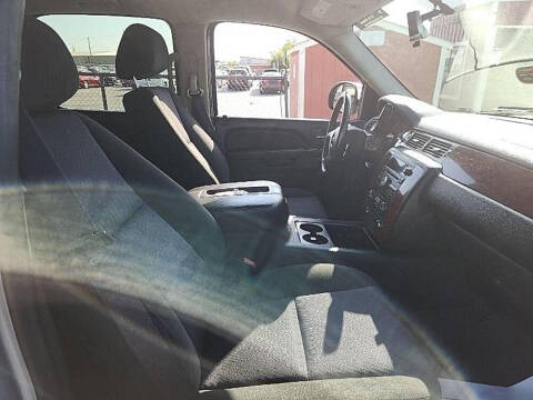 2011 Chevrolet Avalanche LS