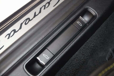 2019 Porsche 911 Carrera