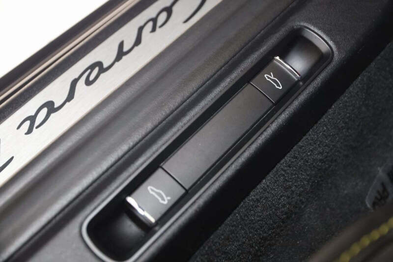 2019 Porsche 911 Carrera