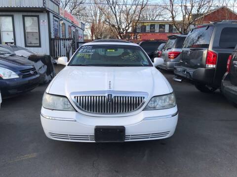 2004 Lincoln Town Car for sale at Chambers Auto Sales LLC in Trenton NJ