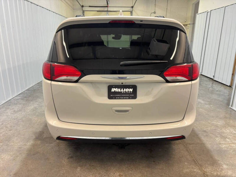 2019 Chrysler Pacifica Touring Plus